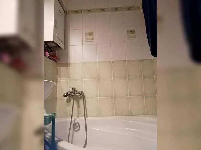 AnyaSweet18 on BongaCams 