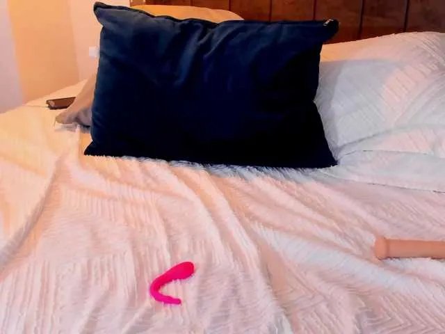 AriaDelune on BongaCams 