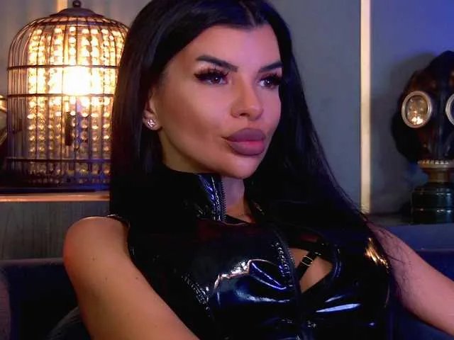 EleniaDevons on BongaCams 