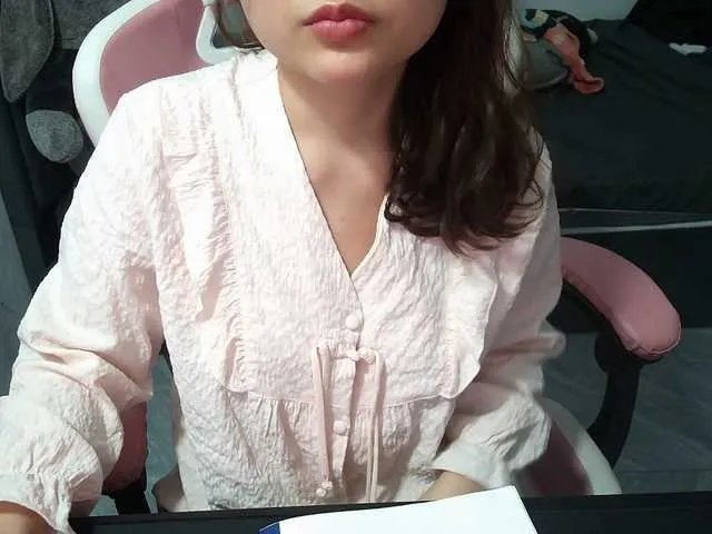 Julia98 on BongaCams