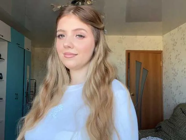 LapfulFluffX on BongaCams