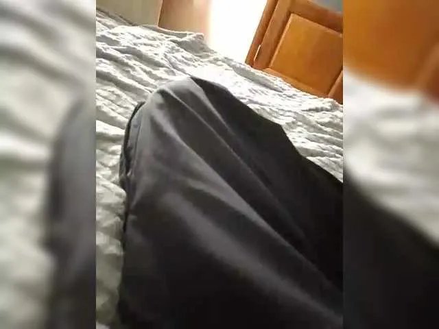 Laylay13 on BongaCams 