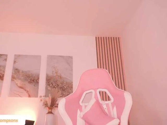 LillyThomps on BongaCams 