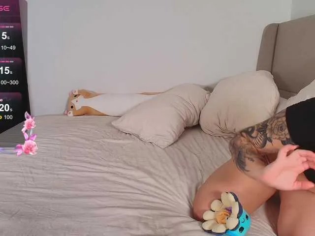 Liloshroxy on BongaCams 