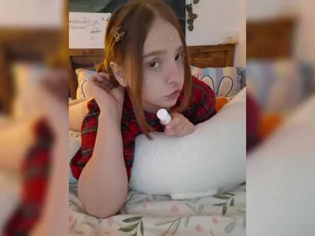 LittleDelora on BongaCams 
