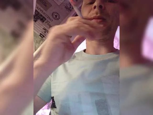 Niki233221 on BongaCams 