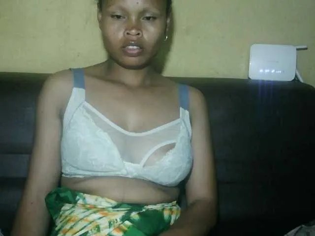 Pussy01lips on BongaCams 