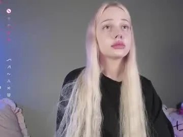 nicole_yo — suck fimgers with saliva [33 tokens left] #anal #feet #blonde #young #squirt