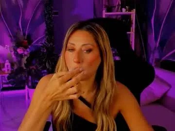 sarahholly on Chaturbate 