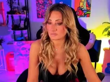 sarahholly on Chaturbate 