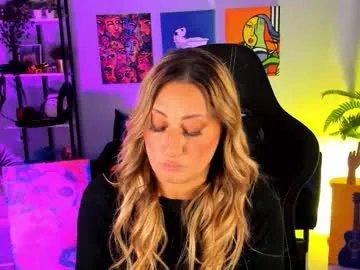 sarahholly on Chaturbate 