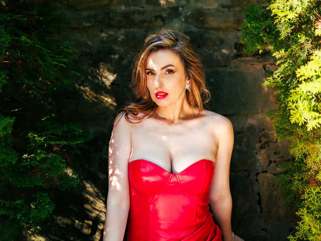 RheaAndersonn — What I like in a man?
* Confidence without arrogance.
* A mind that's sharp, curious, and bold.
* A man who listens, watches, and knows how to act.
* Effort, intention, protection---without being asked.
* Someone who can handle a woman who doesn't soften her edges.