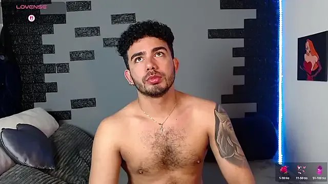 adamhairy on StripChat 