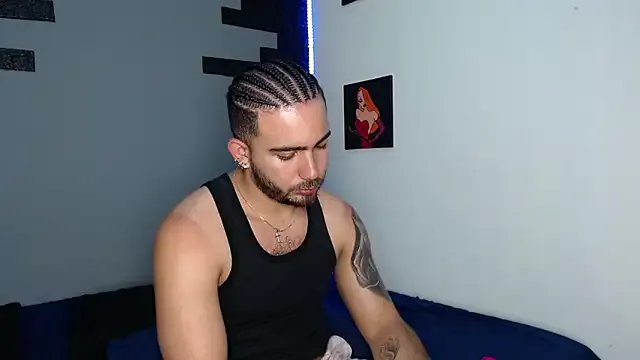 adamhairy on StripChat 