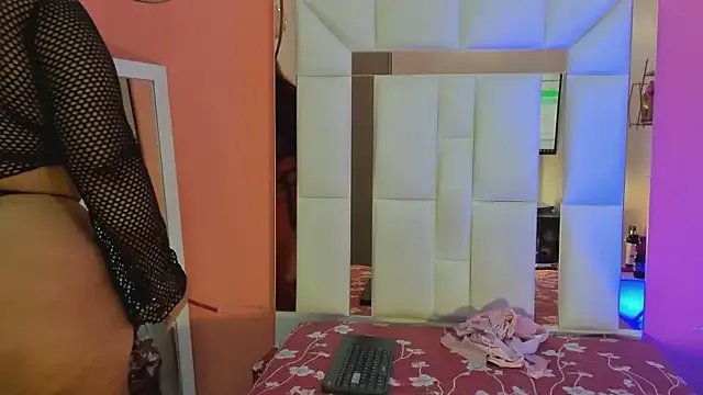 Alanna_hot3 on StripChat 