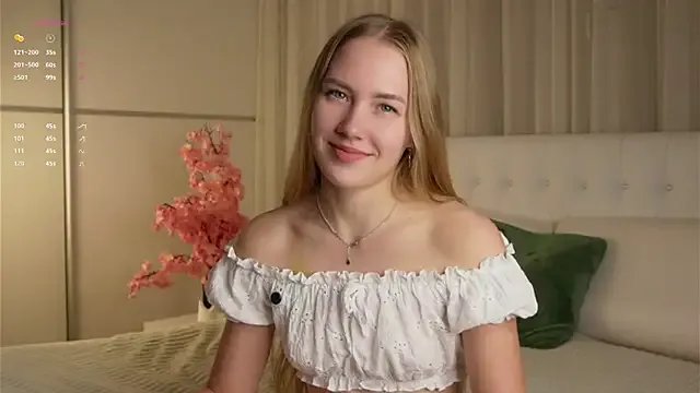 AlbaMesick on StripChat 