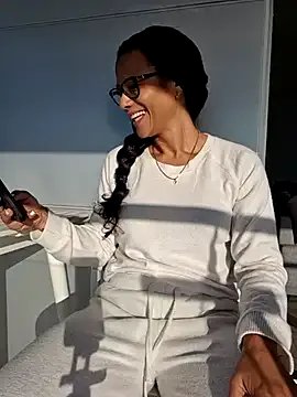 AllanaSquirt on StripChat 