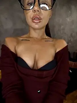 BabyFaceMia on StripChat 