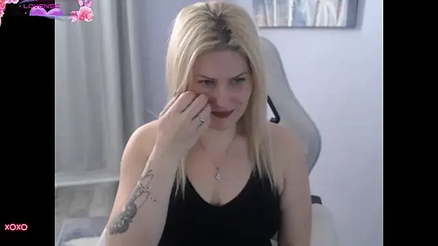 BellaStar84 on StripChat 