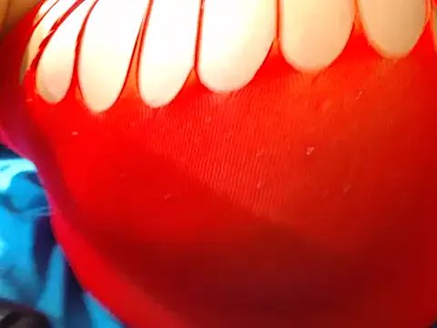 BeverlyQueen14 on StripChat 