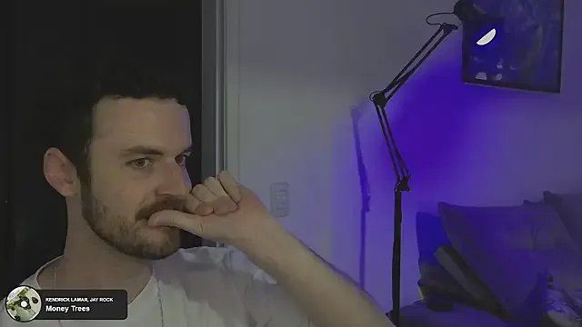 Breezee_ on StripChat 