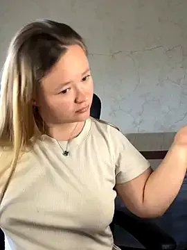 CaramelleSugar_ on StripChat 