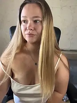 CaramelleSugar_ on StripChat 