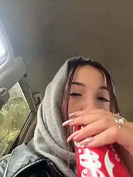 DollyTall on StripChat 