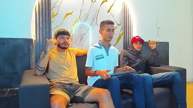 Golldens_Dreamss on StripChat 