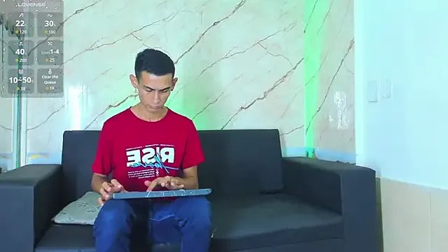 Golldens_Dreamss on StripChat 