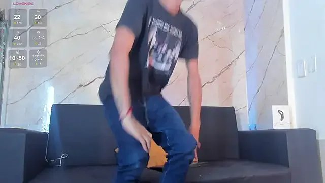 Golldens_Dreamss on StripChat 