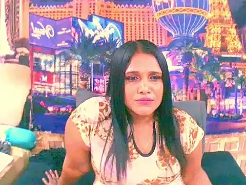 IndianSexyLady4u on StripChat 