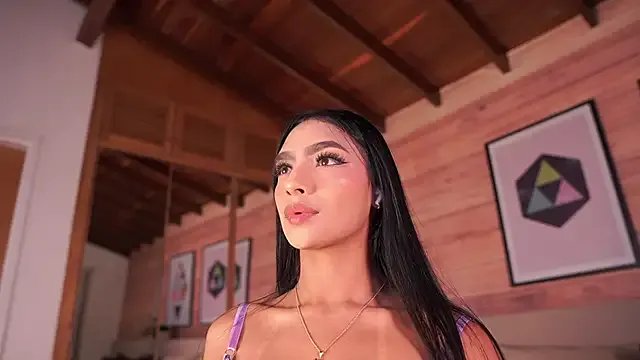 IzzyWild on StripChat 