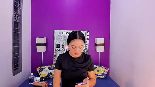 Lila_Pinky on StripChat 