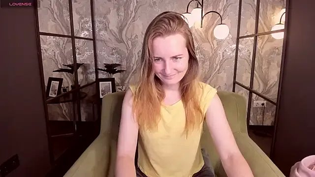 MeggySun on StripChat 