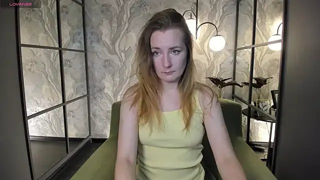 MeggySun on StripChat 