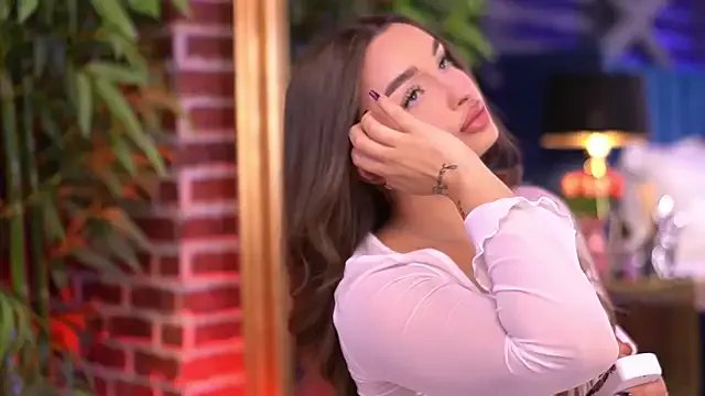 MillaSerene on StripChat 