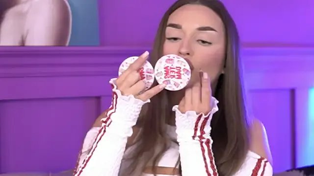 MillaSerene on StripChat 