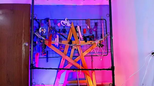 Misstresss_aurora_bdsm on StripChat 