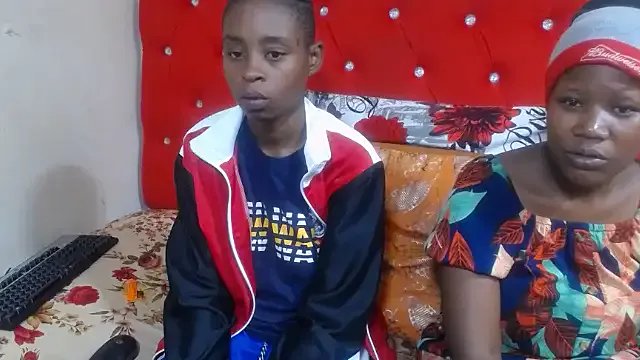 SweetSlenderChoc on StripChat 