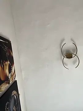 Teengirlmiaa on StripChat 