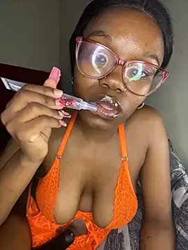 YummyMelanin117 on StripChat 