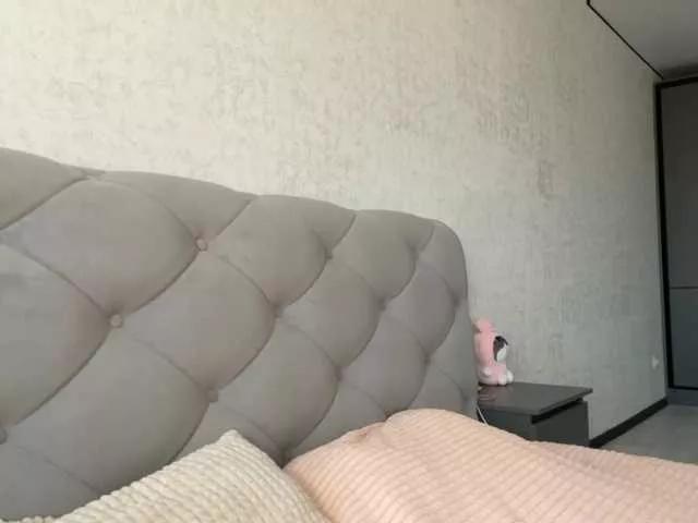 Naked Room muIatkaa 