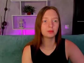 holly_be11 from Chaturbate