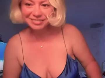 Naked Room kiradivine 