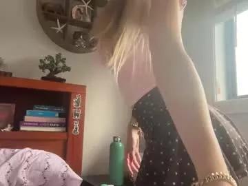 Naked Room kittengirlxo 