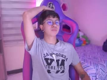 Naked Room tommy_blue1 