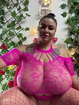 Naked Room alicia_squirt_big 
