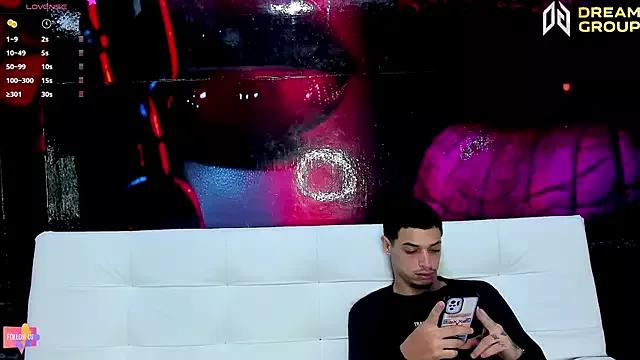 AmazingPartys from StripChat