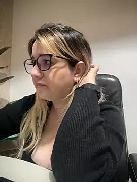 amooraaamoon from StripChat is Freechat